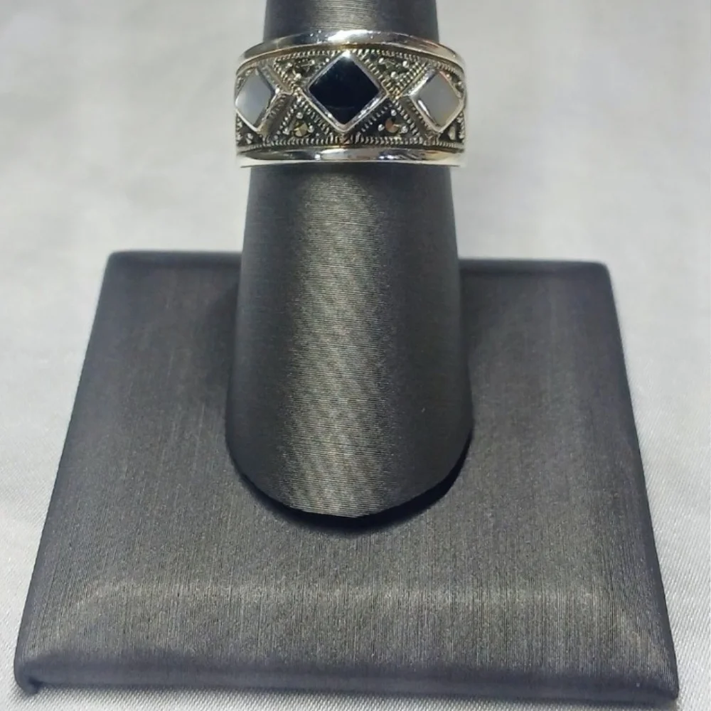 Sterling Silver 925, Black Onyx, and Zircon Ring.  Size 8 - Picture 3 of 9